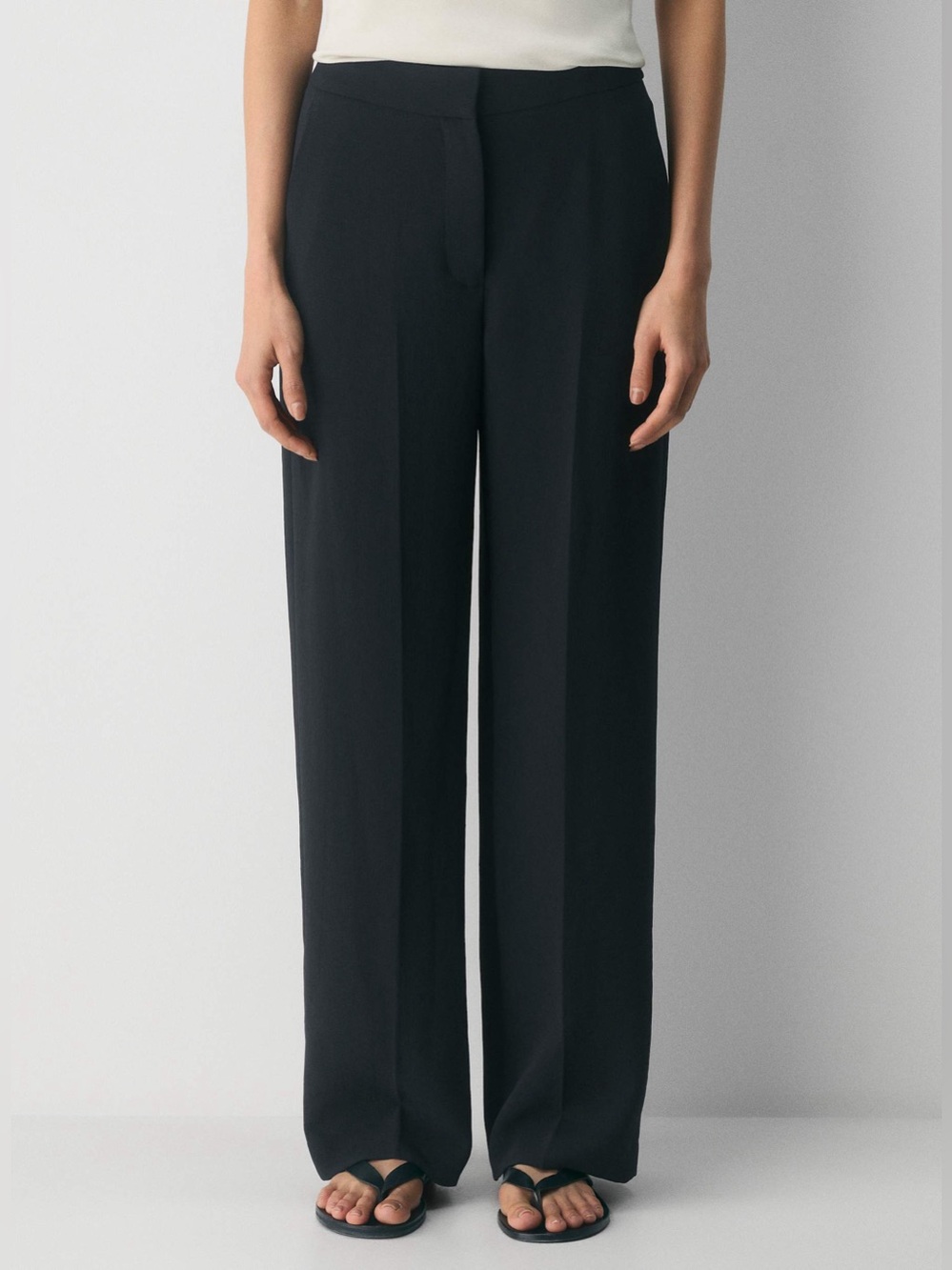 Aritzia The Limitless Pant Crepette Classic Fit Trouser Elastic Back Waist Black